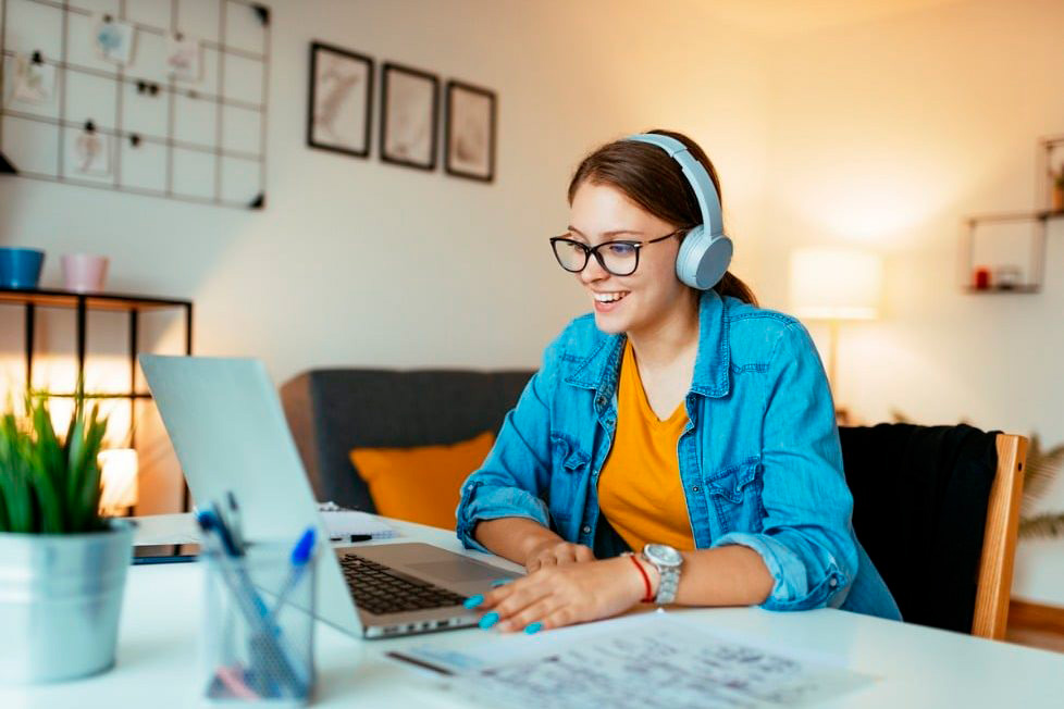 Ranking Interactivo: Los 3 Mejores Cursos Digitales (Presentation Plus) para Universitarios / Adultos
